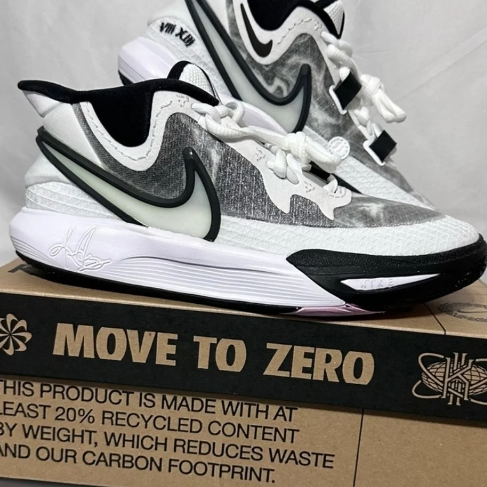 NWT Nike Kyrie 8 GO Kids Sz 5Y White Black DQ8076-101 Low Top Cushioned B-Ball